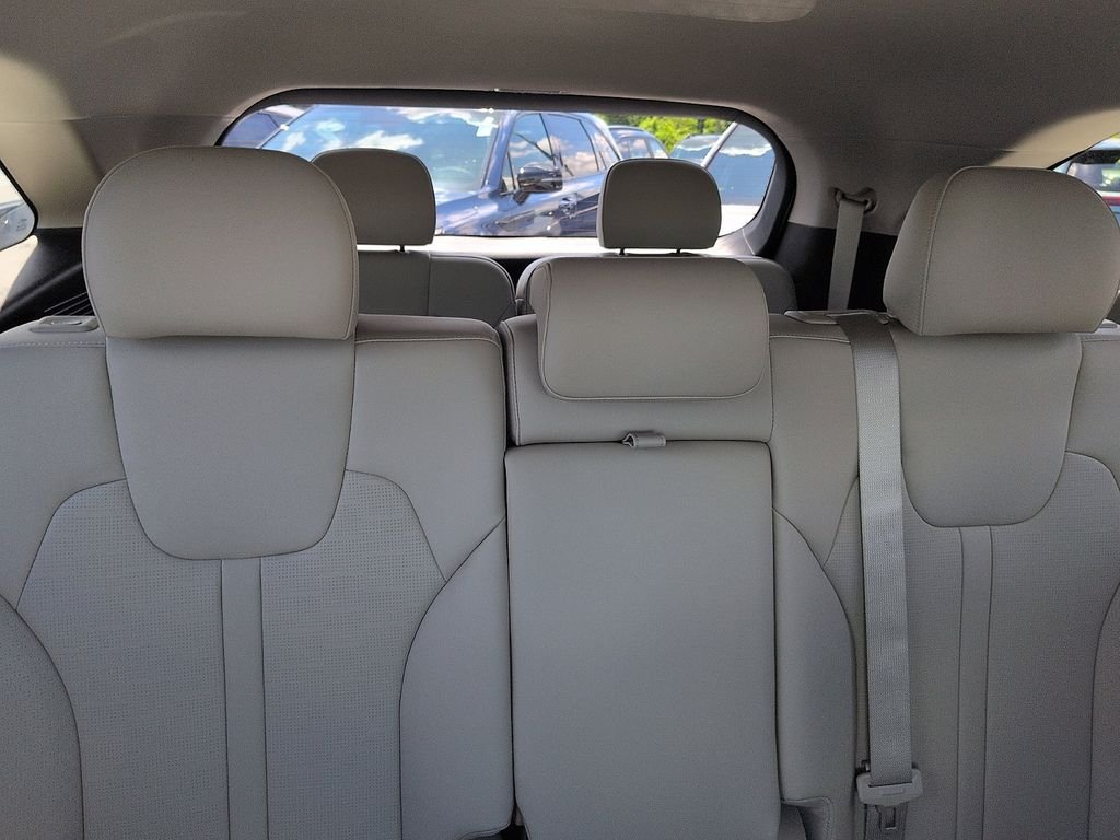 New 2026 Glacial White Pearl Kia S image 8