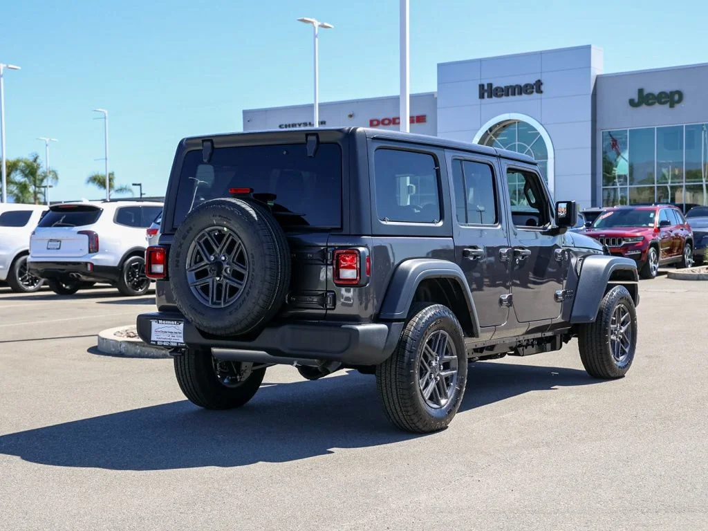 New 2026 Granite Crystal Metallic Clear-Coat Exterior Paint Jeep Sport S image 3