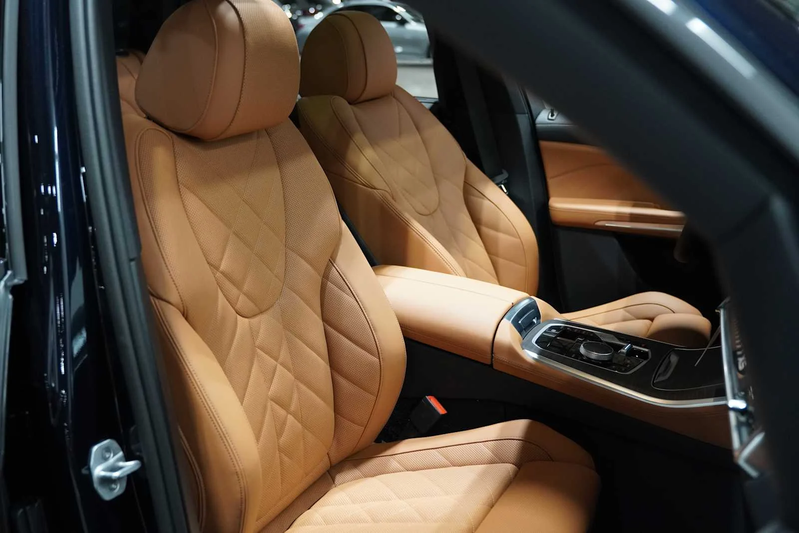 New 2026 Carbon Black Metallic BMW xDrive40i image 7