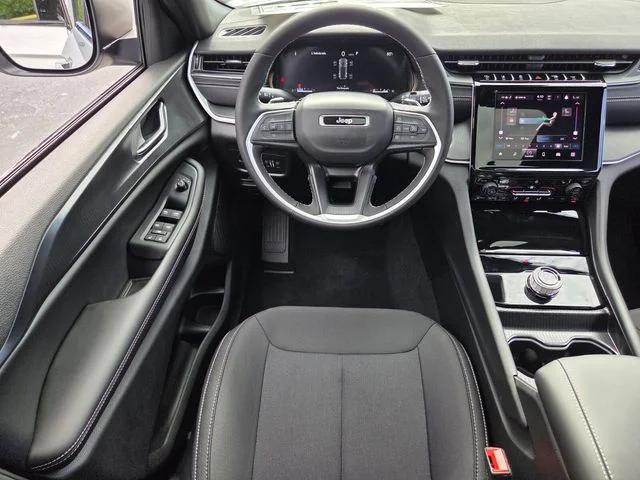 New 2026 Silver Zynith Jeep Laredo X image 13
