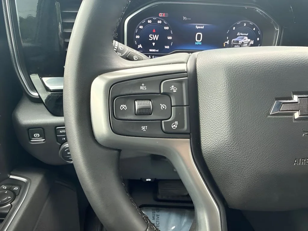 Used 2025 White Chevrolet LT Trail Boss image 14
