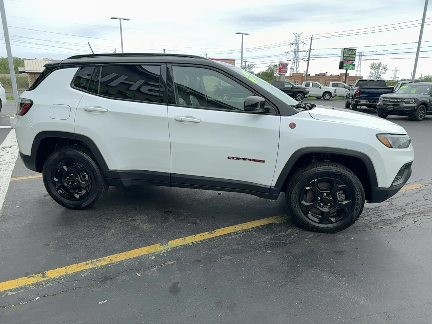 Used 2023 Bright White Clearcoat Jeep Trailhawk image 8