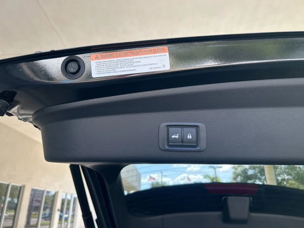 2025 Mitsubishi Outlander SEL Platinum Edition - Photo 36