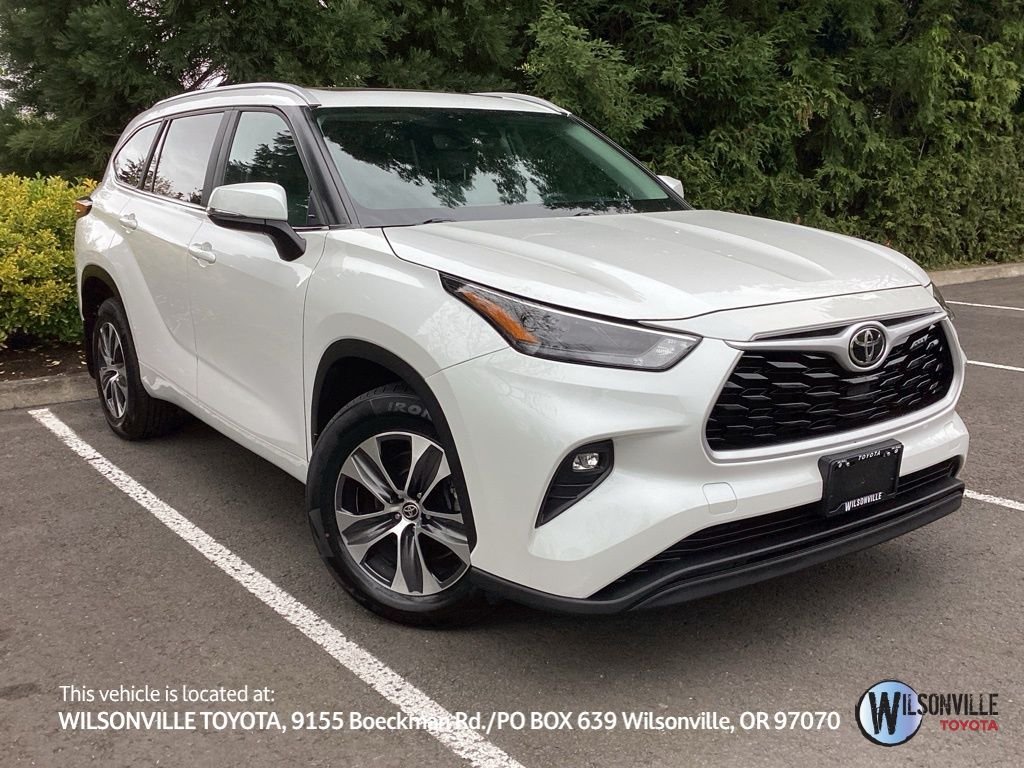 2023 Toyota Highlander XLE AWD's photo