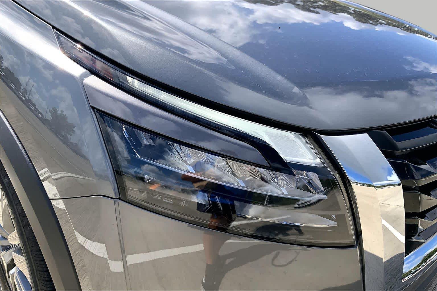 Used 2025 Gun Metallic Nissan SV image 24