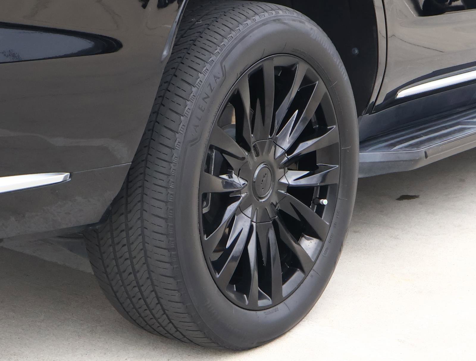 2023 Cadillac Escalade Luxury - Photo 11