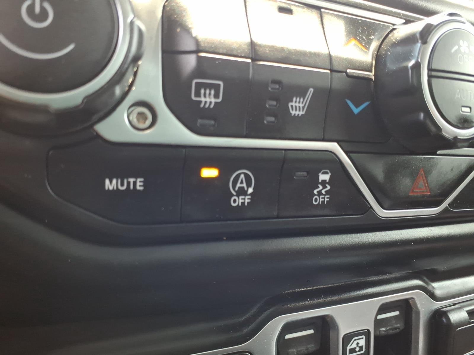Used 2020 Granite Crystal Metallic Clearcoat Jeep Sport Altitude image 10
