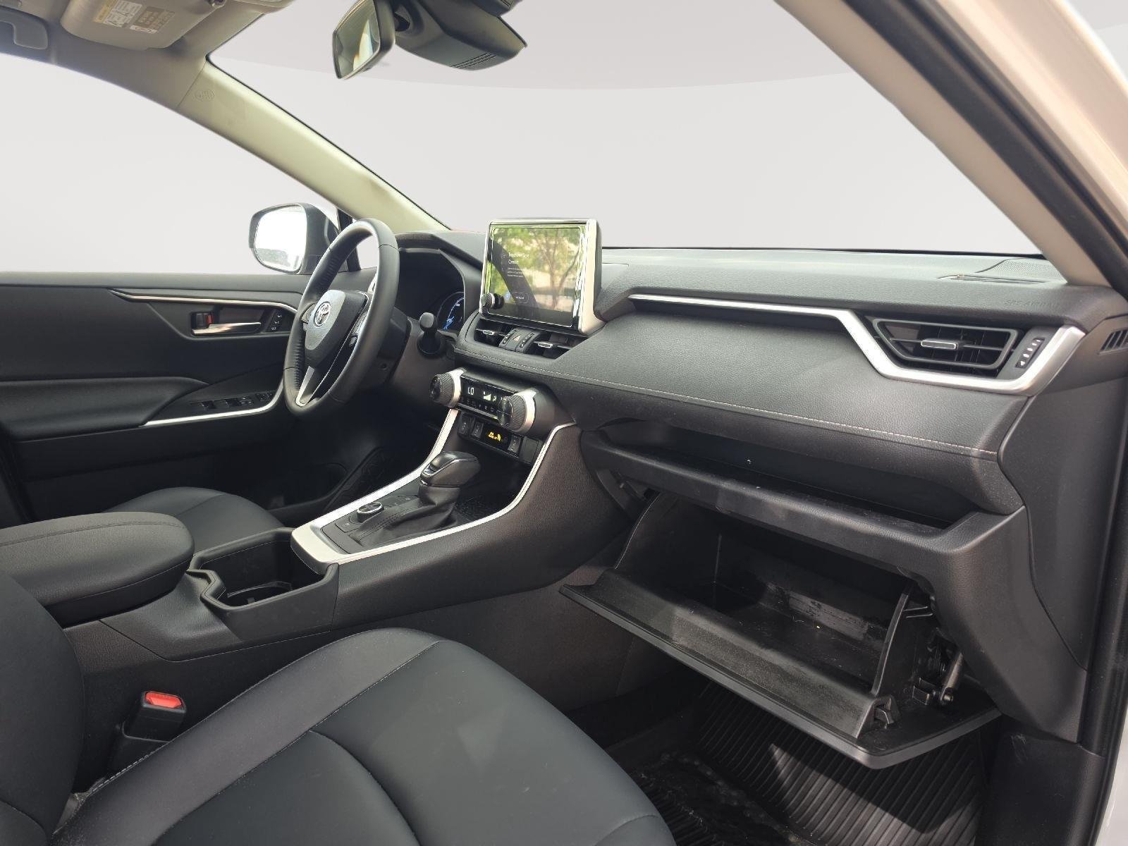 Used 2024 Wind Chill Pearl Toyota XLE Premium image 36
