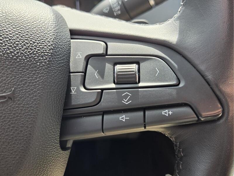 Used 2019 Atlantic Metallic CADILLAC FWD 4DR LUXURY image 33