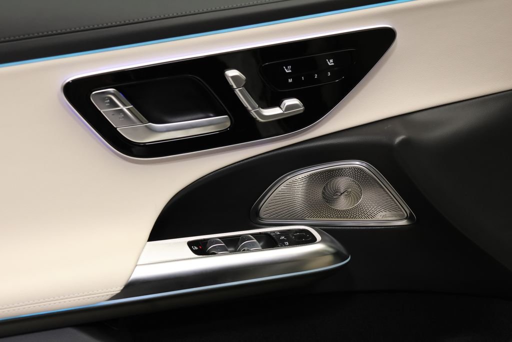 New 2026 Obsidian Black Metallic Mercedes-Benz E 450 image 29