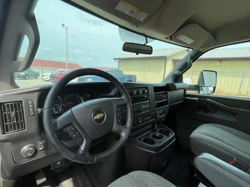 Used 2020 Summit White Chevrolet Work Van image 10
