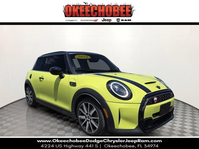 2024 MINI Hardtop Cooper S's photo