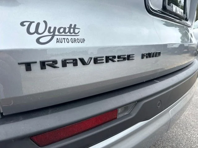Used 2024 Gray Chevrolet Z71 image 39