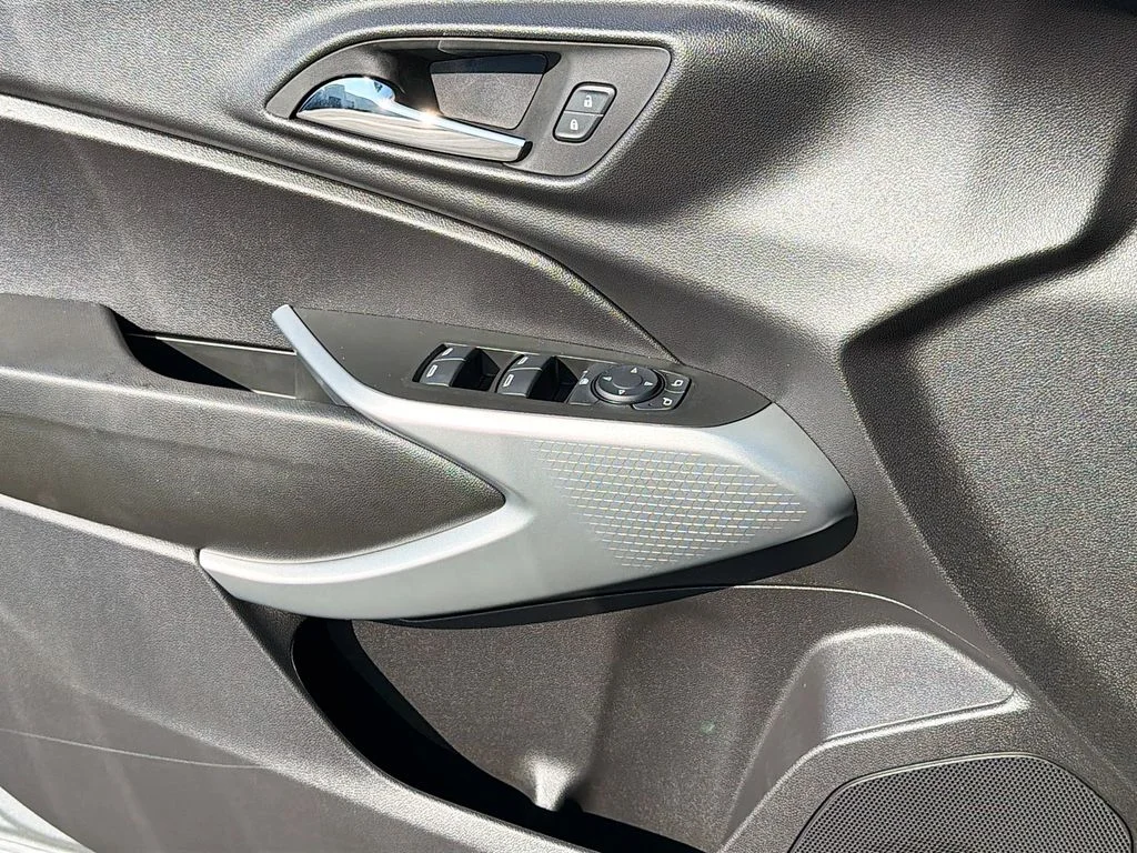 Used 2025 Sterling Gray Metallic Chevrolet 1RS image 21
