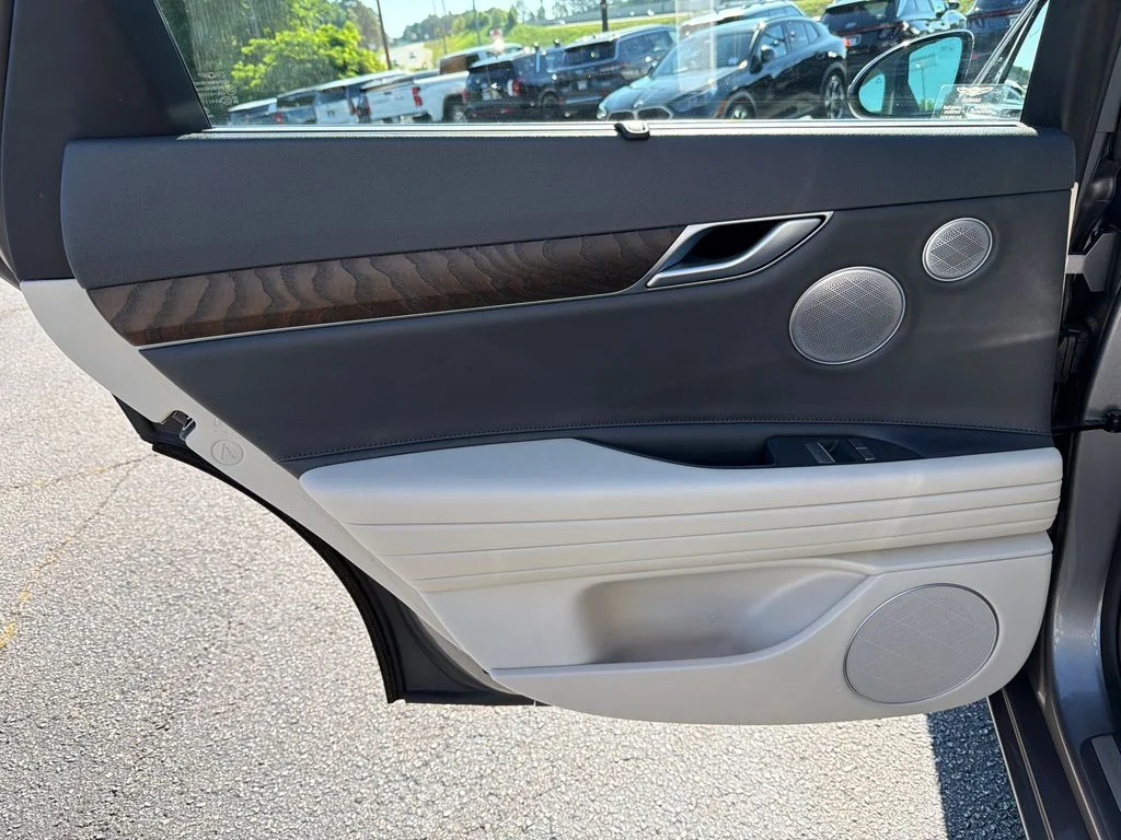 Used 2023 Silver Genesis 2.5T image 20