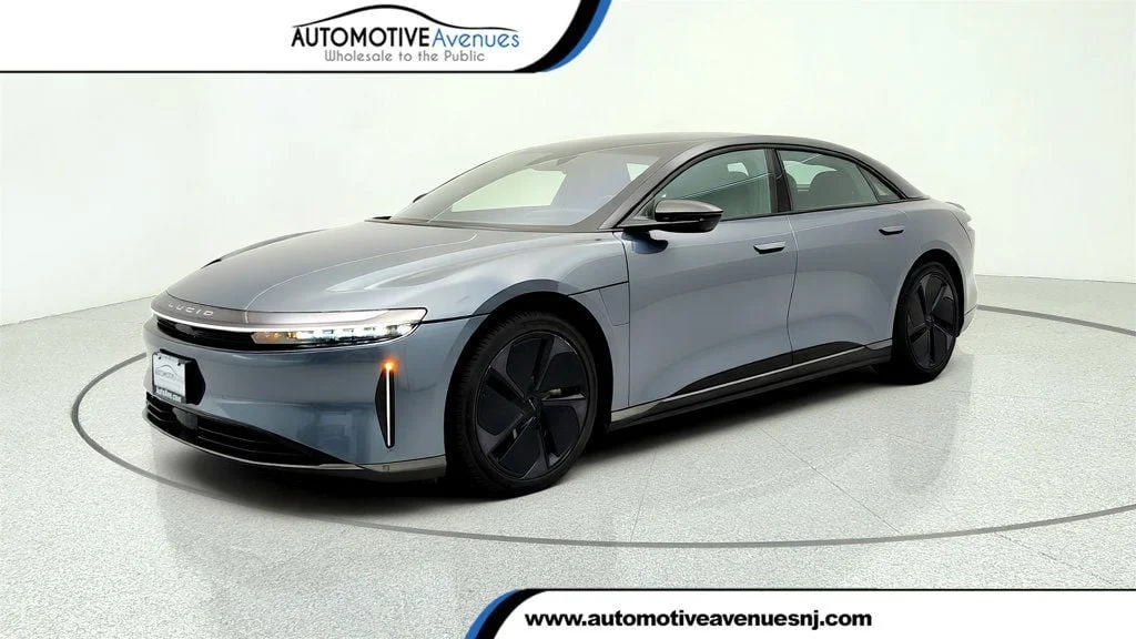 2025 Lucid Air Touring's photo