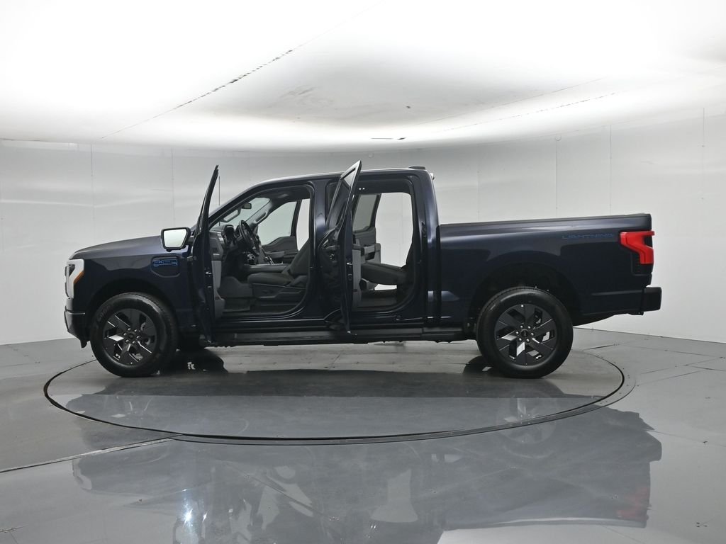 Used 2024 Blue Ford XLT image 38