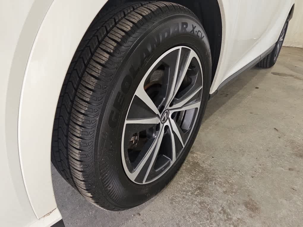 Used 2023 Eminent White Pearl Lexus Premium image 9
