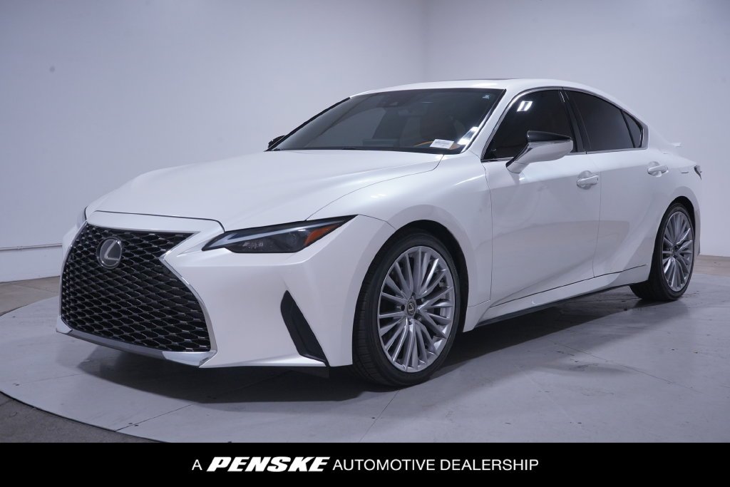 Used 2022 White Pearl Lexus 300 image 1