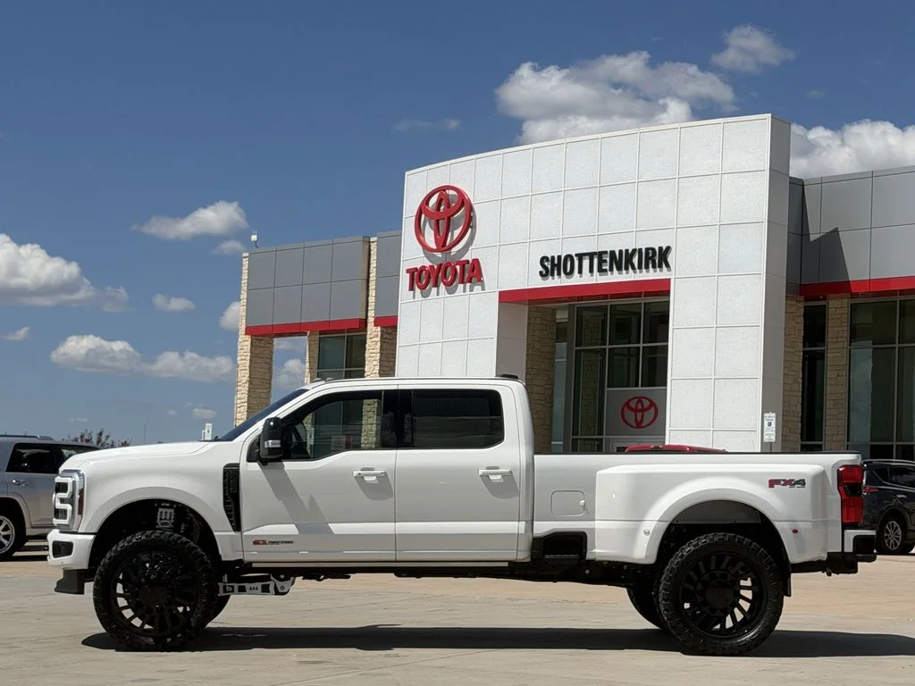 Used 2025 White Ford Platinum image 3