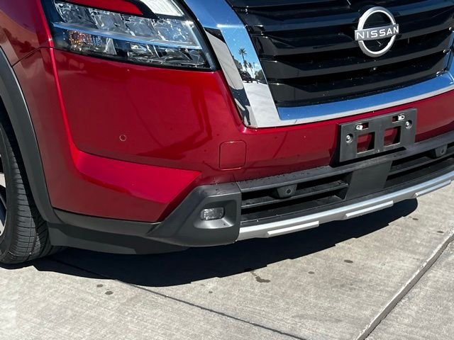 2022 Nissan Pathfinder Platinum photo 3