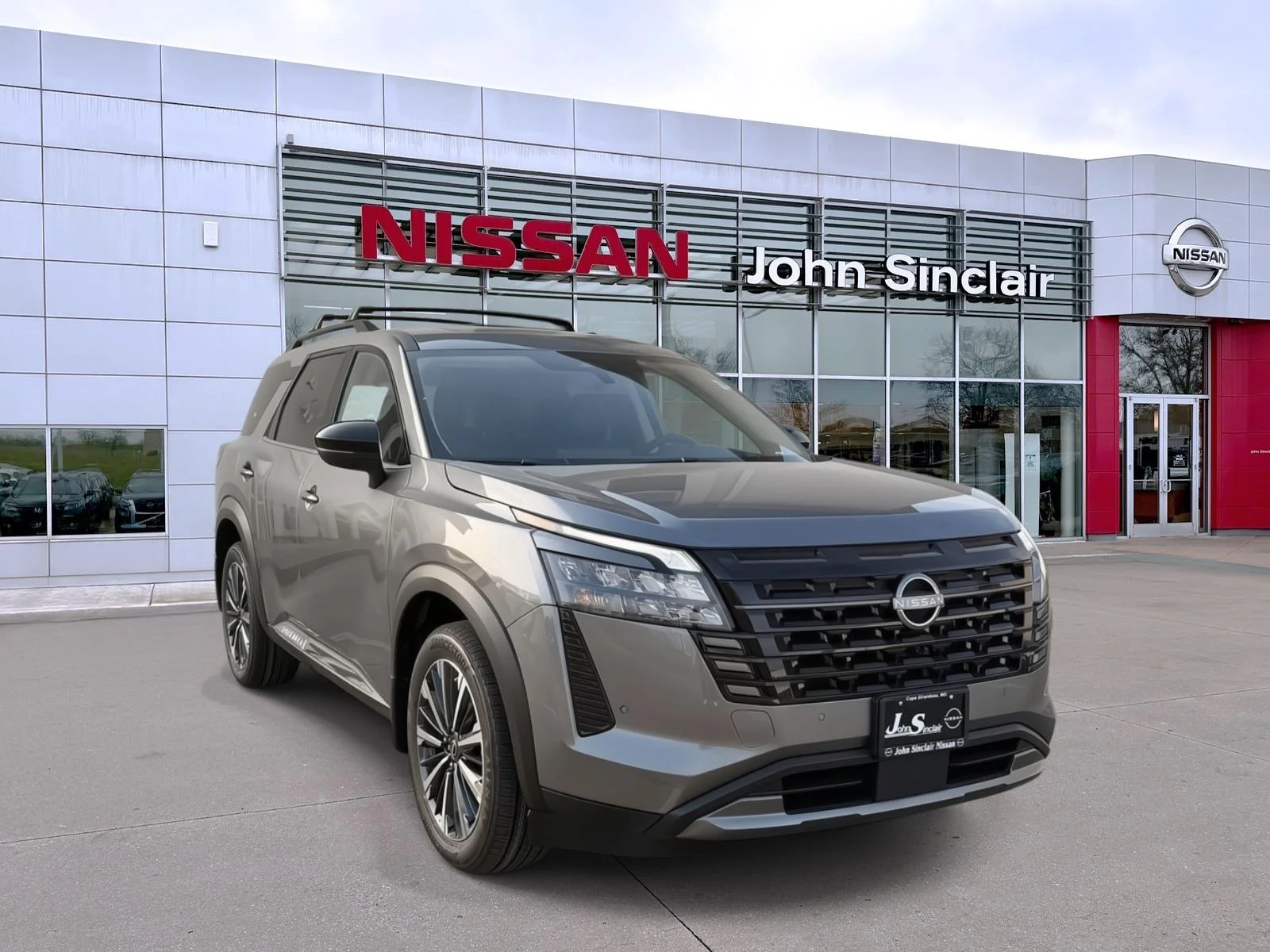 2026 Nissan Pathfinder Platinum 4WD's photo