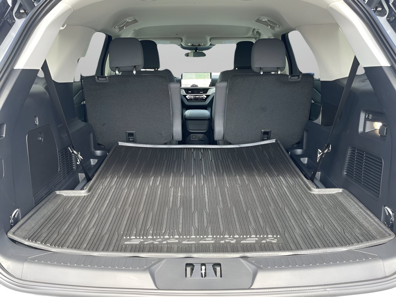 New 2026 Space White Metallic Ford Active image 8