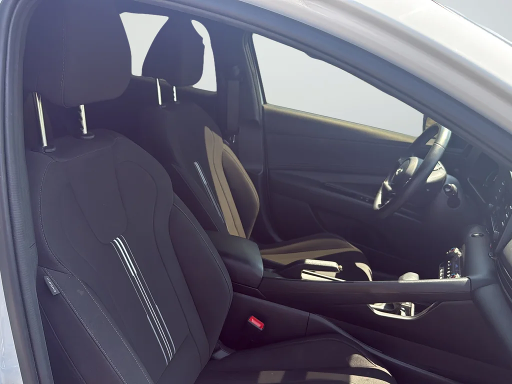 Certified Used 2025 White Hyundai SEL Sport image 24