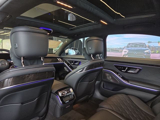 New 2026 MANUFAKTUR Moonlight White Metallic Mercedes-Benz S580 image 28