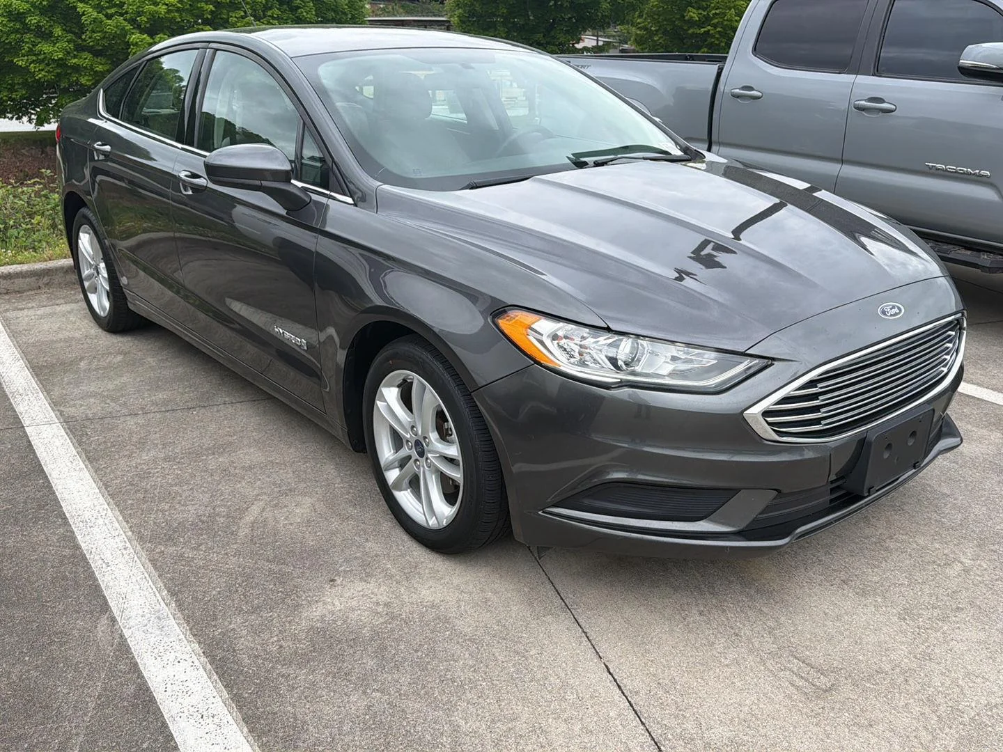 Used 2018 Magnetic Metallic Ford S image 3