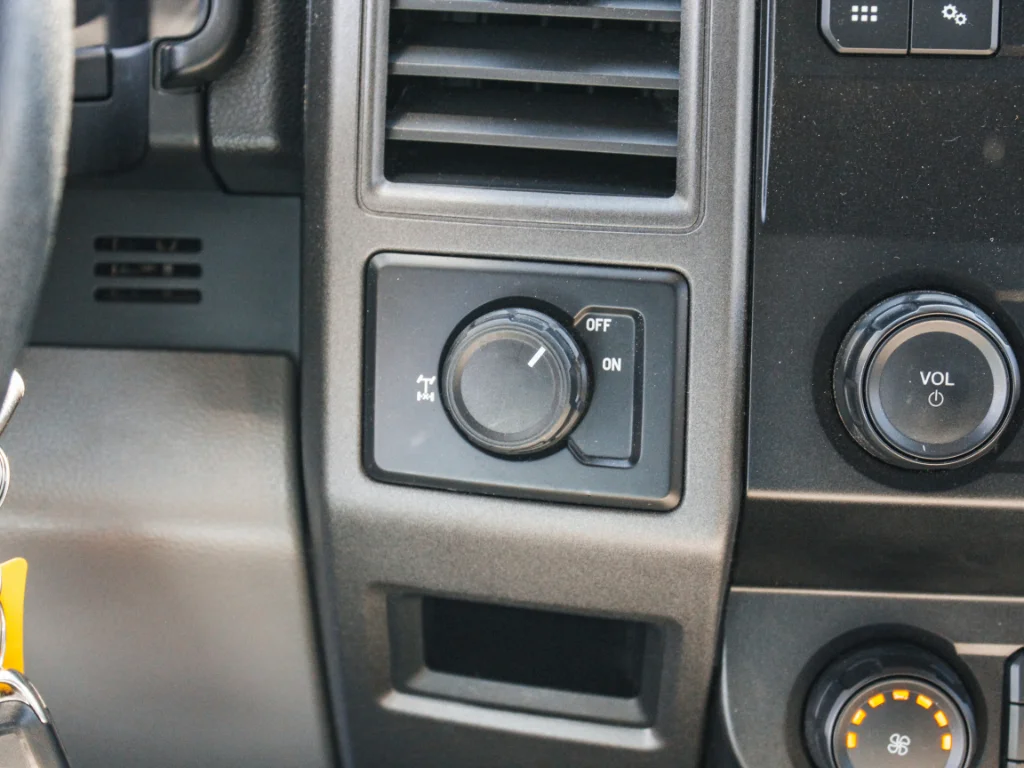 Used 2020 Oxford White Ford XL image 18