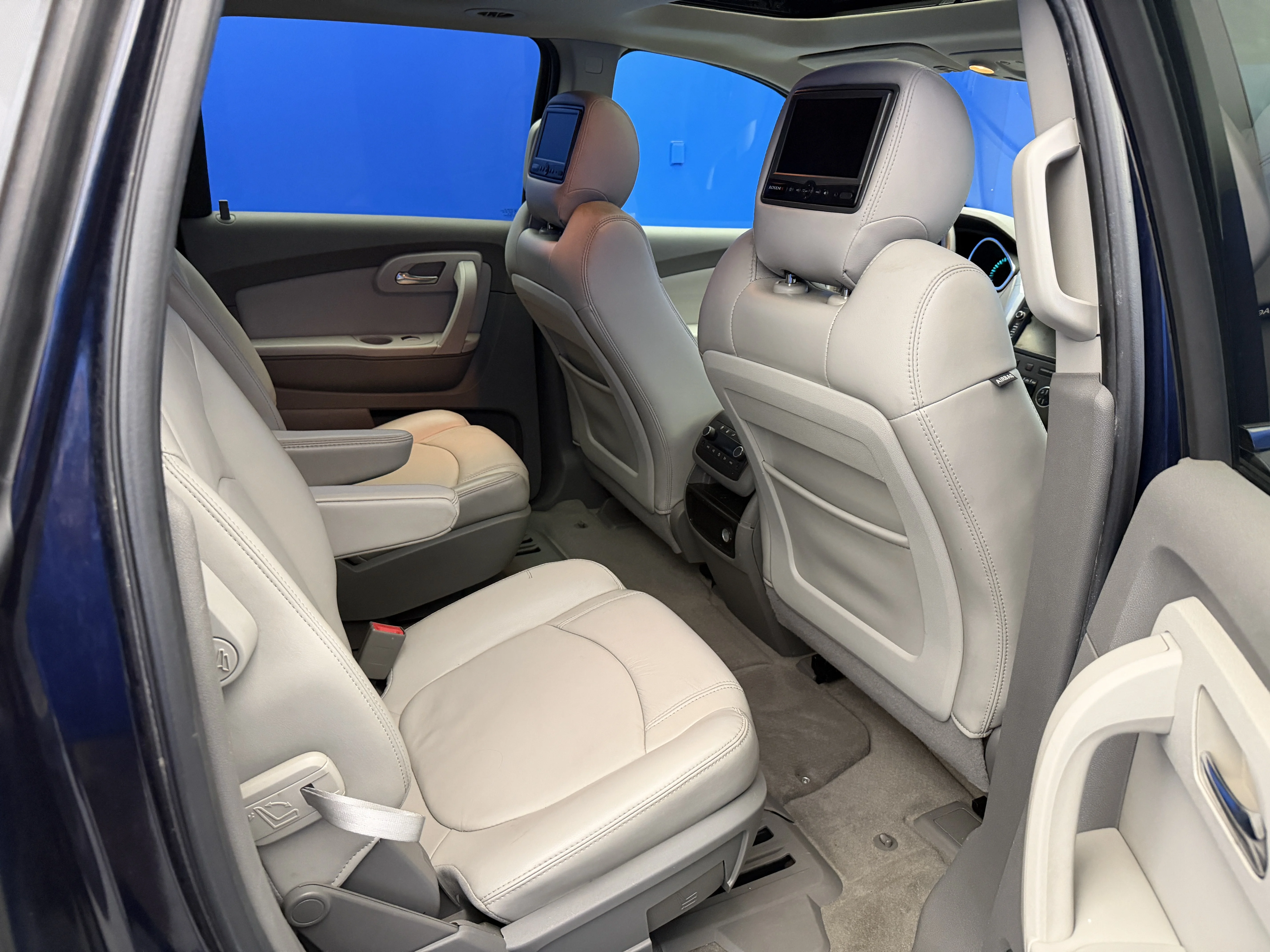 Used 2011 Dark Blue Metallic Chevrolet LT w/2LT image 30
