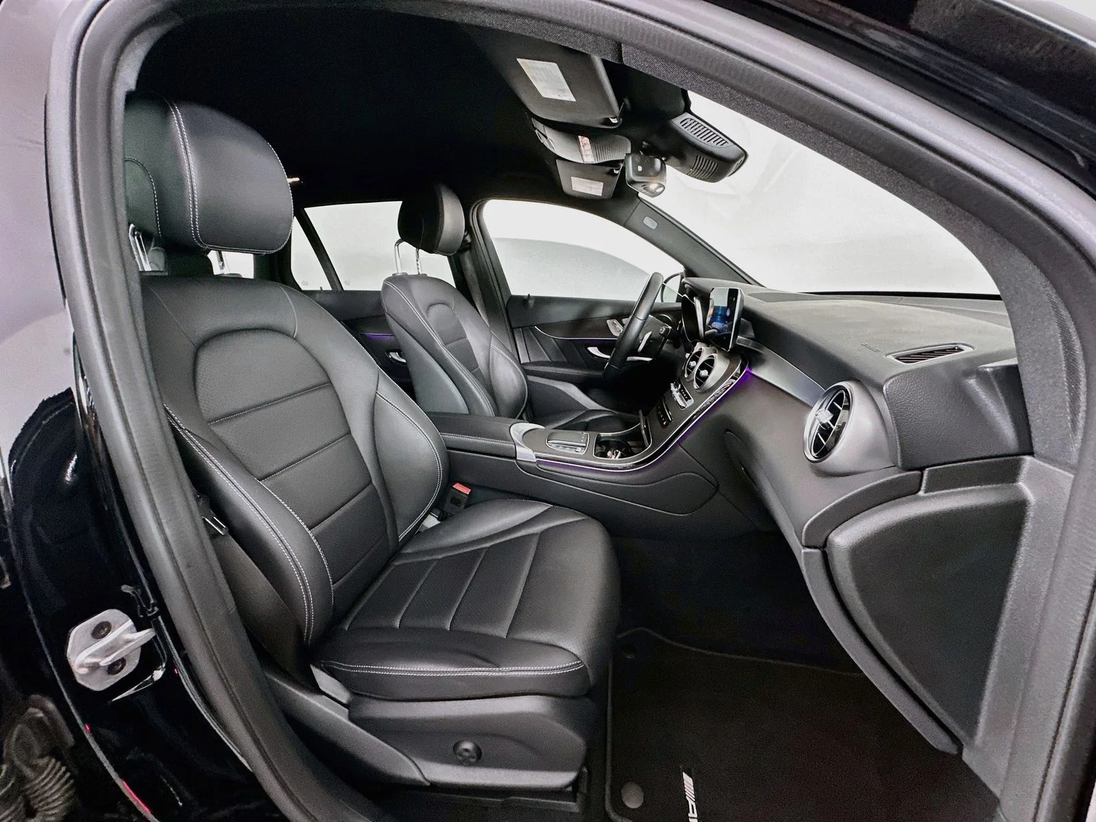 Used 2022 Black Mercedes-Benz GLC 300 image 27
