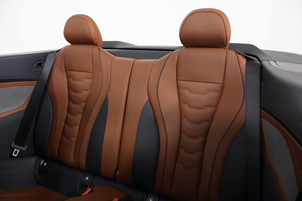 2026 BMW 8 Series 840i - Photo 7