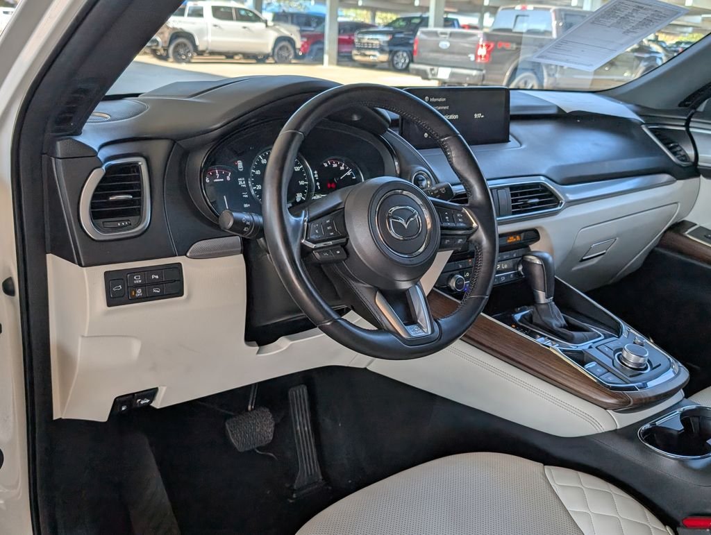 Used 2023 White Mazda Signature image 4