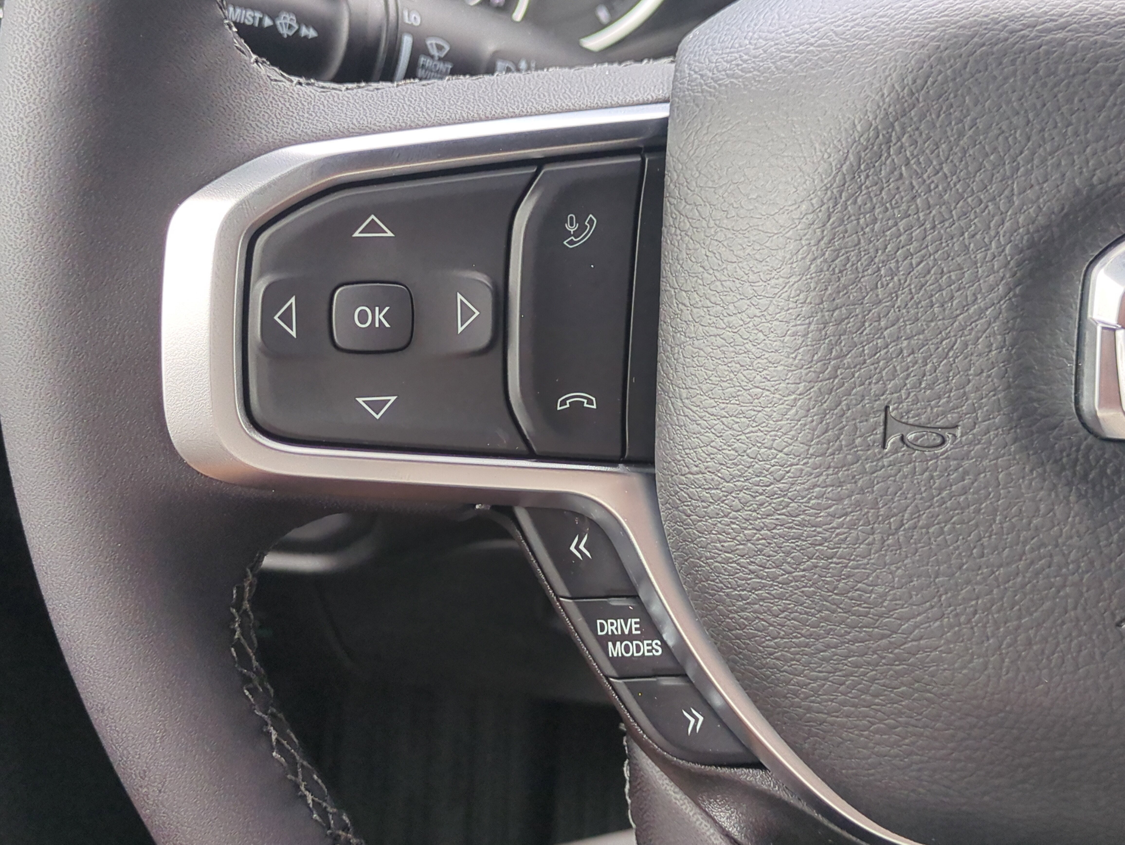 New 2025 Diamond Black Crystal Pearlcoat RAM Big Horn image 26