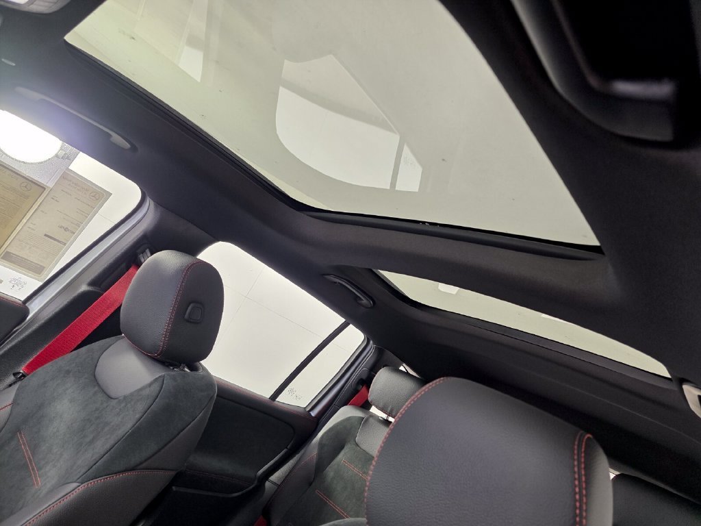 2026 Mercedes-Benz GLB AMG GLB 35 - Photo 28