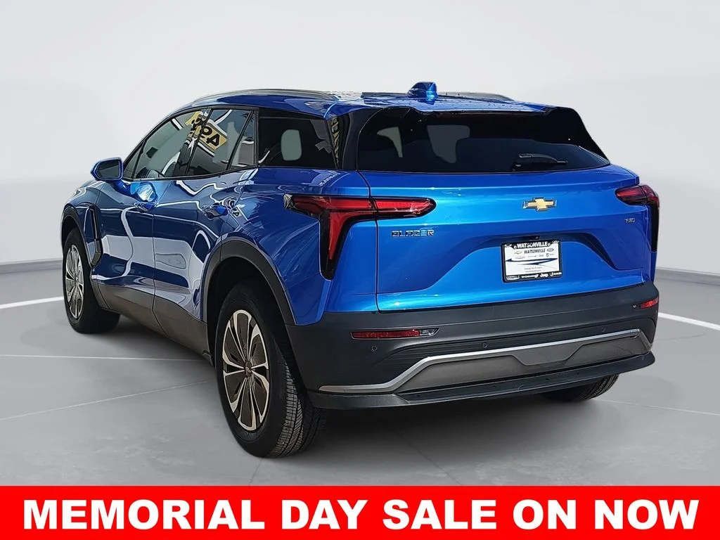 Used 2024 Blue Chevrolet LT image 5