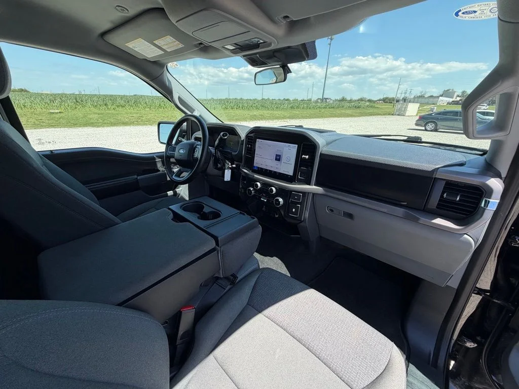 Used 2025 Black Ford XLT image 32