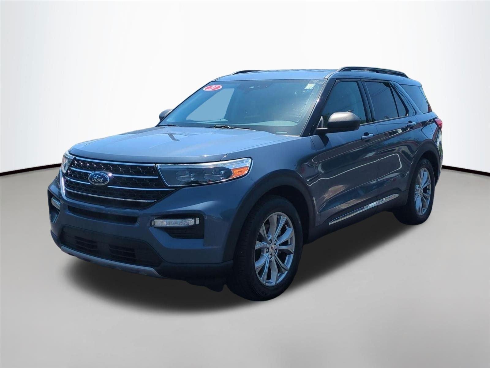 Used 2021 Infinite Blue Metallic Tinted Clearcoat Ford XLT image 3