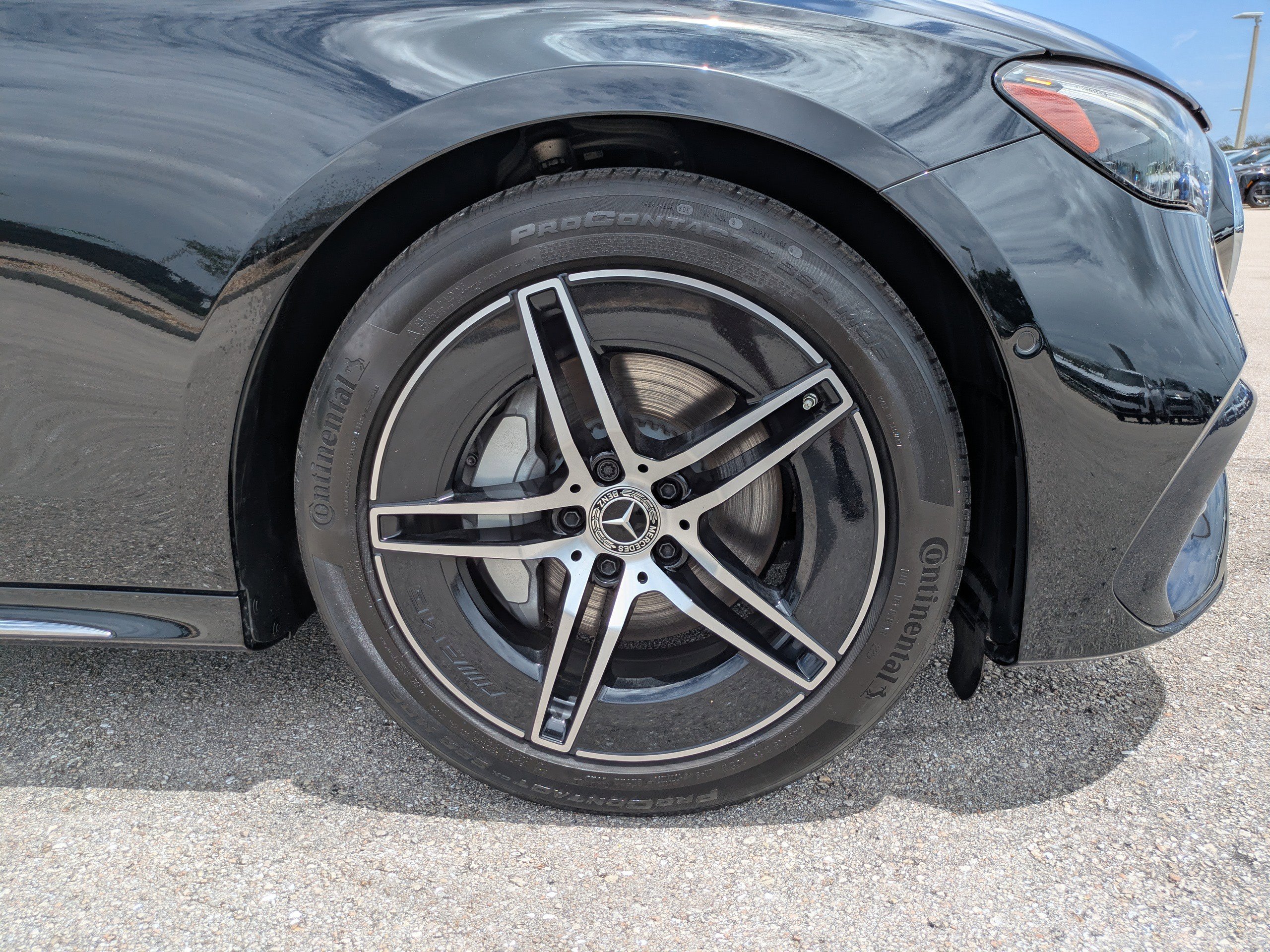 Used 2025 Obsidian Black Metallic Mercedes-Benz E 350 image 11