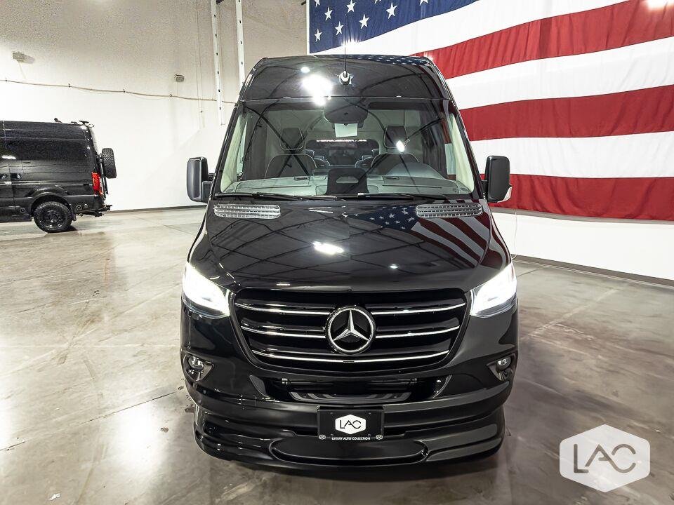 New 2027 BLACK OGV LUXURY COACH 170EXT image 5