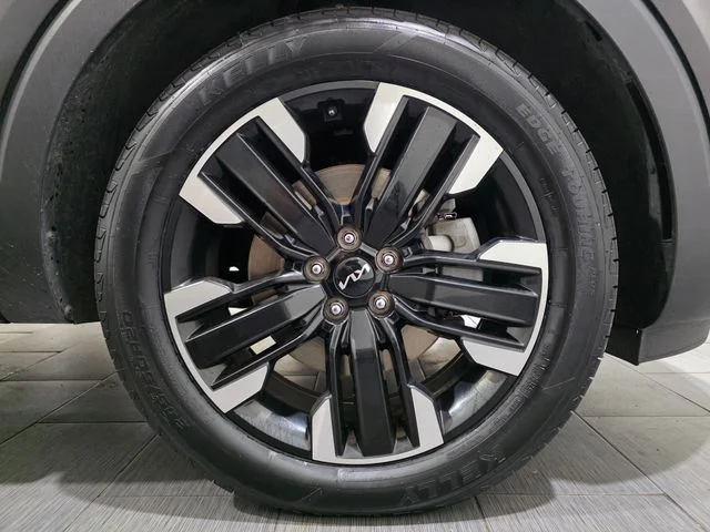 Used 2024 Black Kia SX image 25