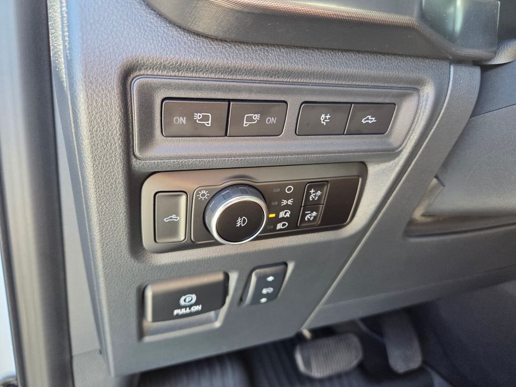 Used 2024 White Ford Tremor image 23