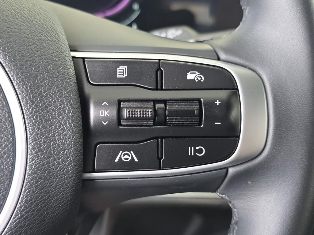 Used 2024 White Kia X-Line image 33