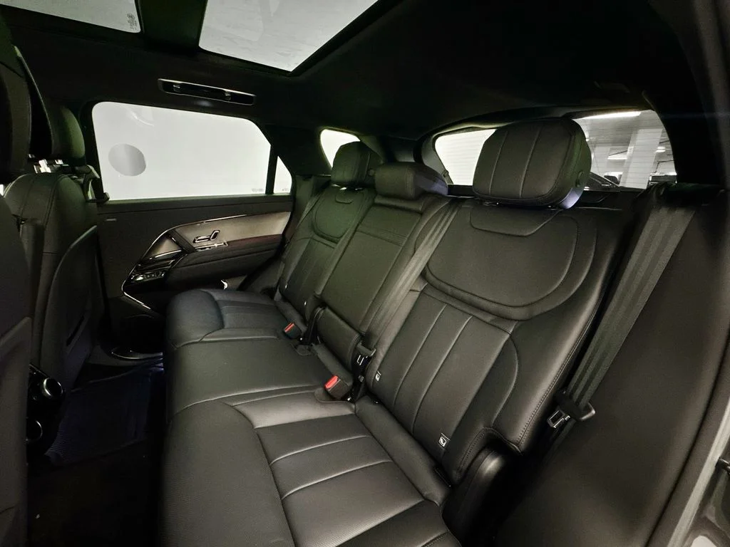 New 2026 Carpathian Grey Land Rover SE image 24