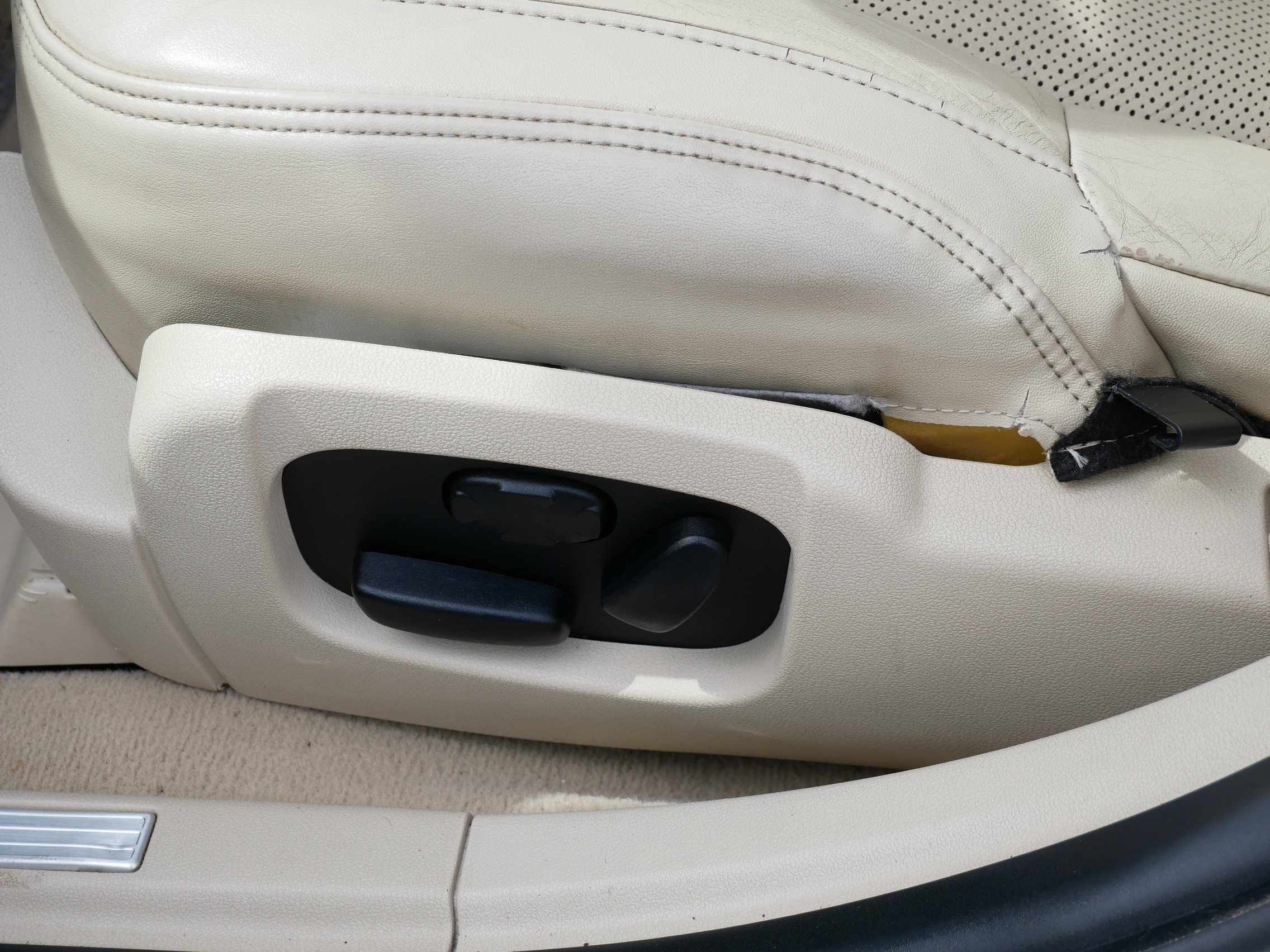 Used 2009 White Lincoln  image 21
