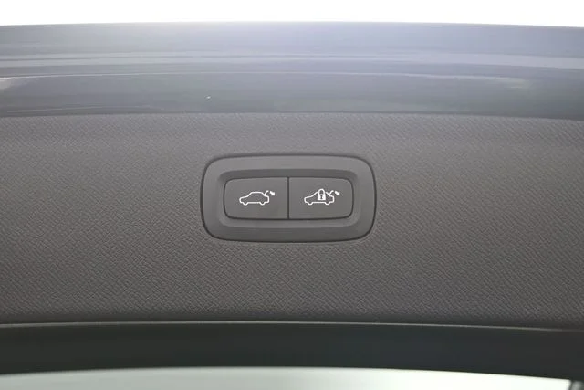 Used 2023 Black Volvo B6 Core image 33