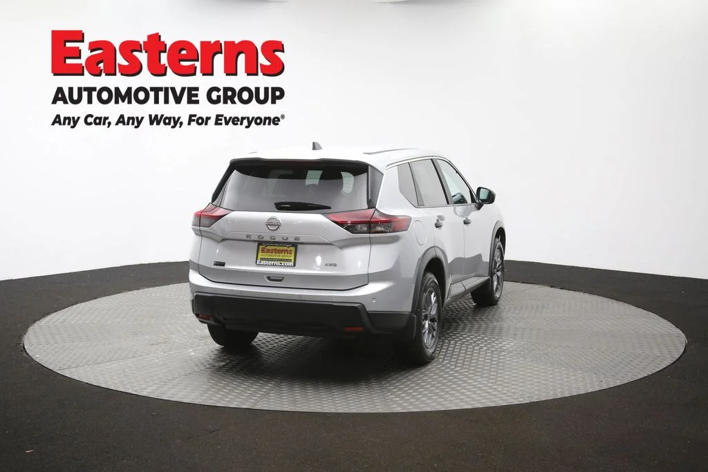 Used 2024 Silver Nissan S image 40