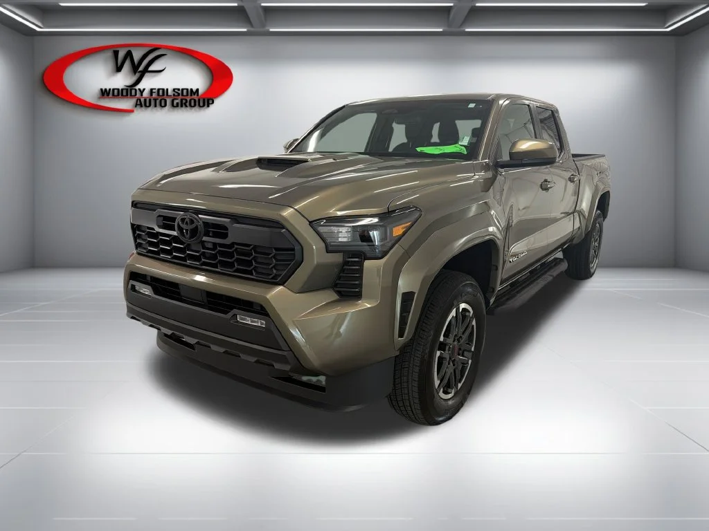 Used 2026 Bronze Oxide Toyota SR5 image 3